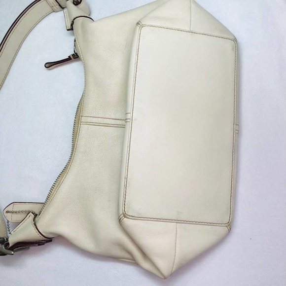 Coach purse cream with red detail - fair condition - Picture 2 of 8